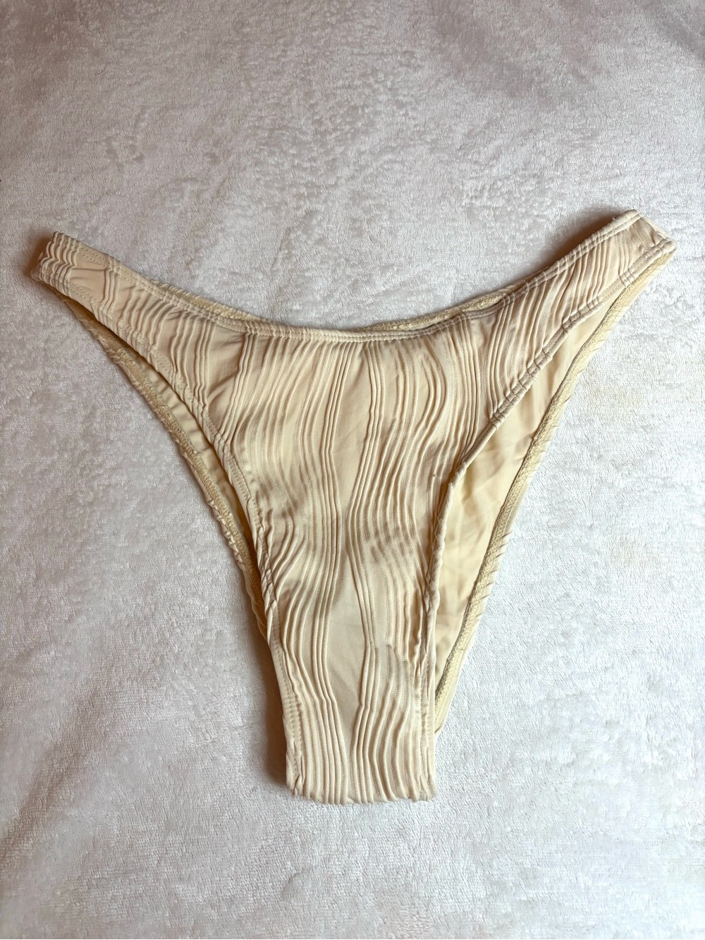 Zaful Women’s Beige Textured Tie-Side Bikini Set - Elegant Swimwear - Picture 5 of 8